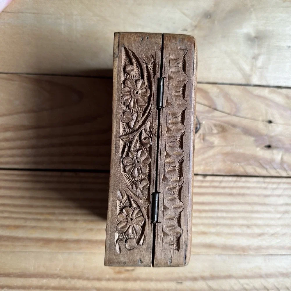 Vintage Carved Wooden Jewelry Box Floral Inlay Trinket Box Made‎ In India 6 Inch